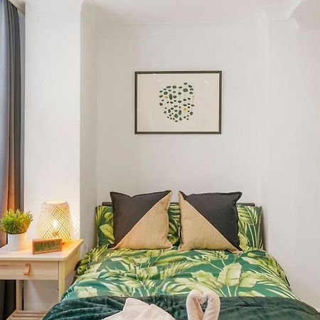 Modern 2 Bedroom Apartment In The Heart Of 런던 외부 사진