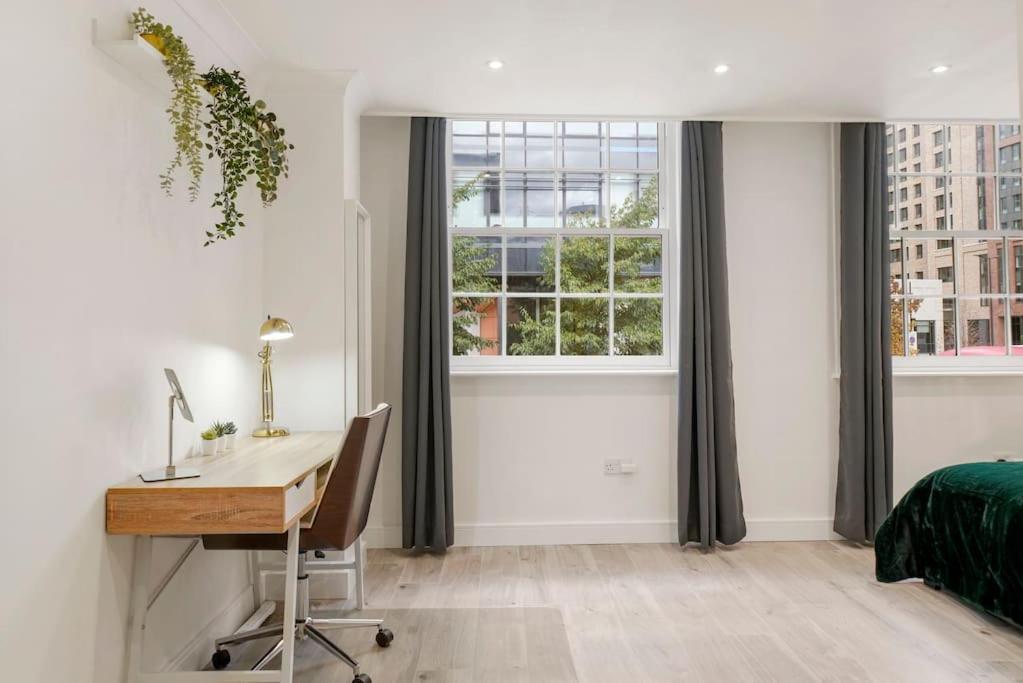 Modern 2 Bedroom Apartment In The Heart Of 런던 외부 사진