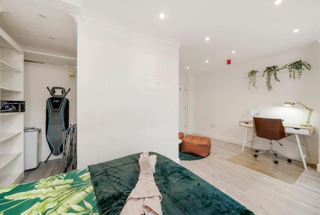 Modern 2 Bedroom Apartment In The Heart Of 런던 외부 사진