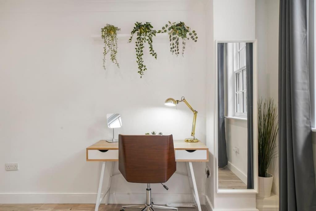 Modern 2 Bedroom Apartment In The Heart Of 런던 외부 사진