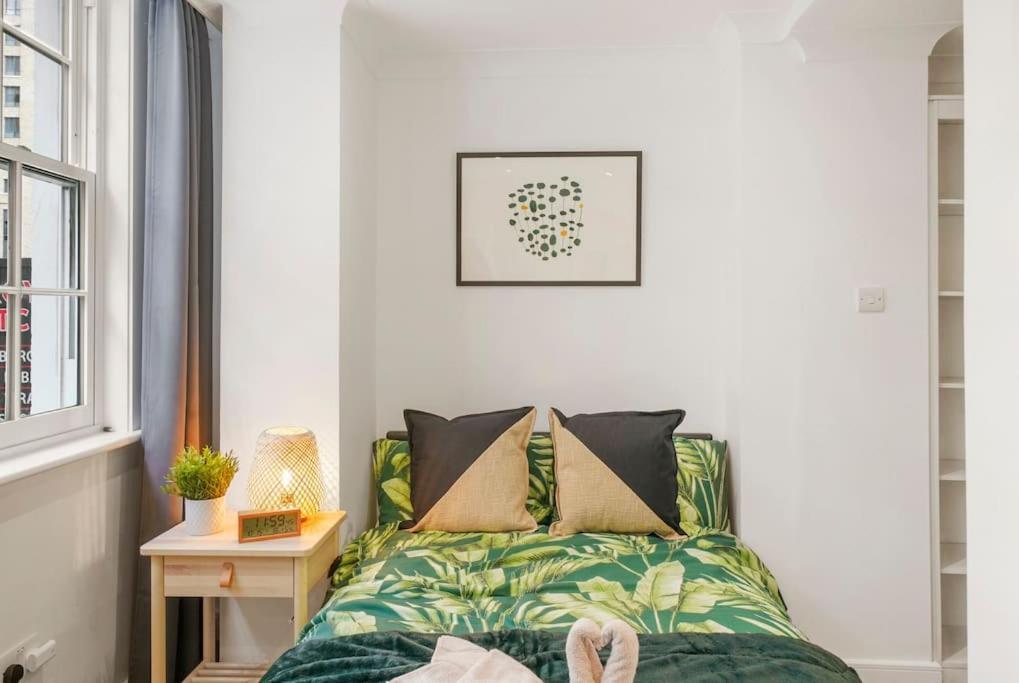 Modern 2 Bedroom Apartment In The Heart Of 런던 외부 사진